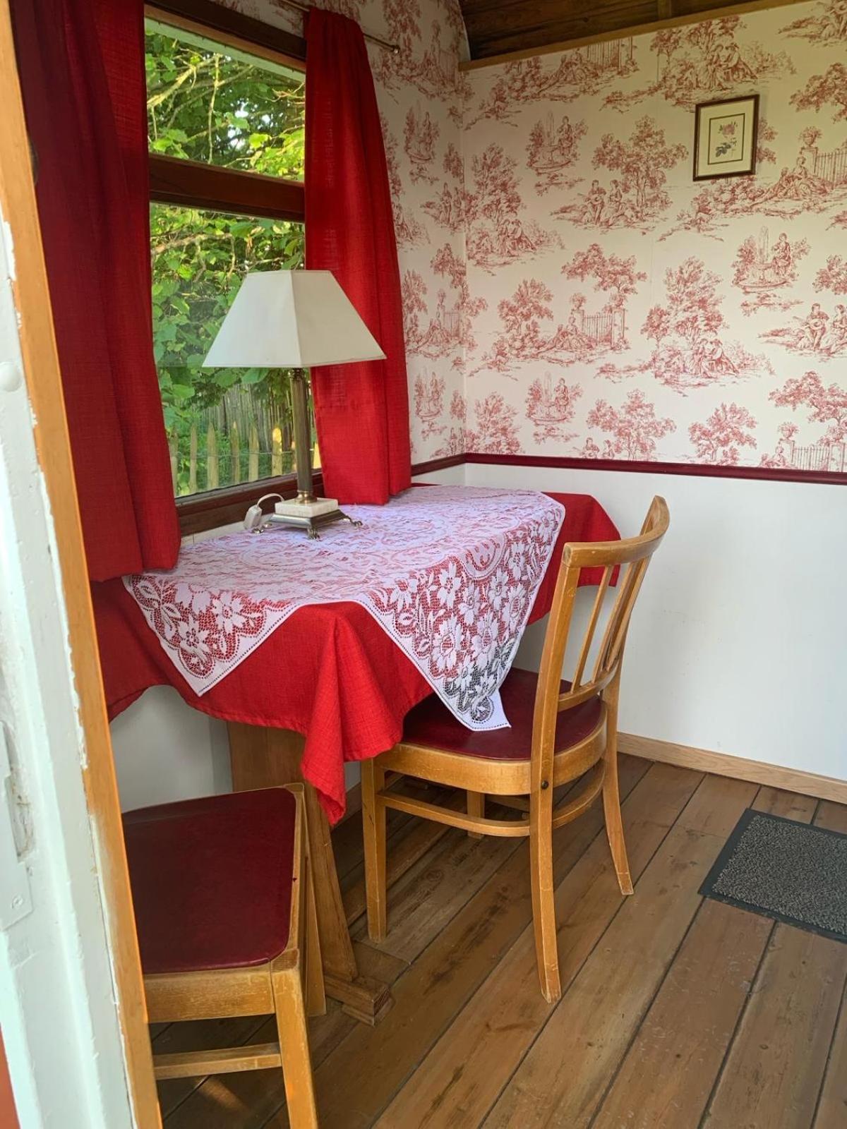 In De Wolf Hotel Watervliet Bagian luar foto